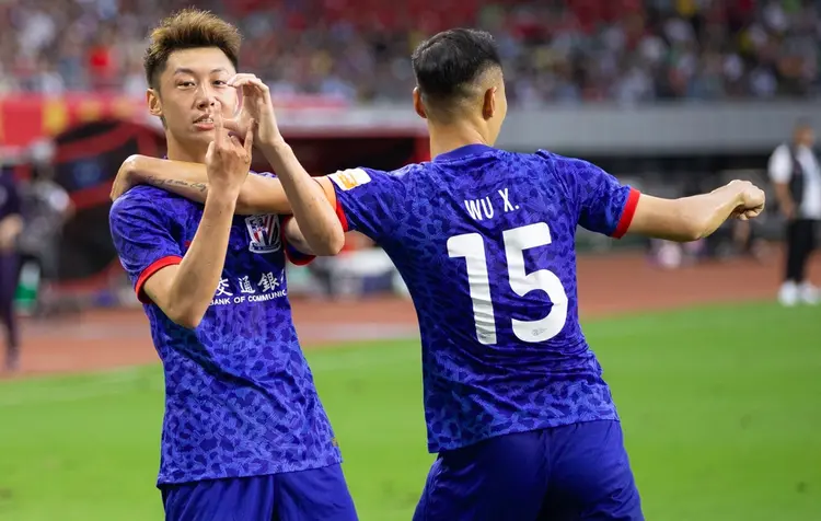 中超劲旅暴扫对手,连胜排名榜首的简单介绍 中超劲旅暴扫对手,连胜排名榜首的简单介绍