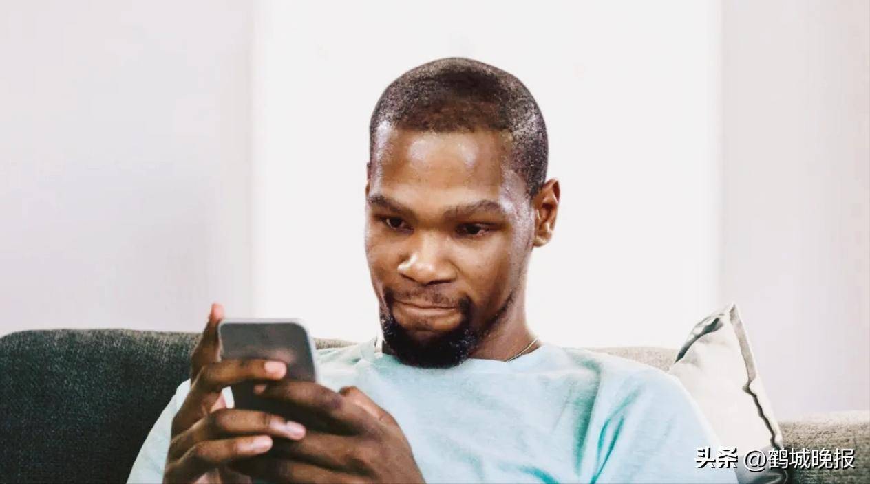 杜兰特回归赛场，突破纪录首场状态亮眼，澳大利亚队观众沸腾！